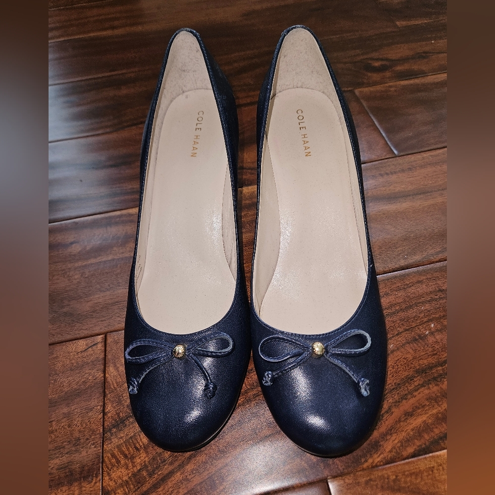 Cole Haan Black Leather Loafers Timeless Design